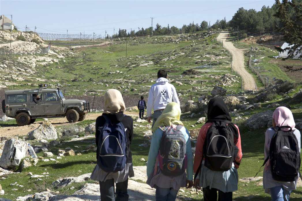 Accompagnamento bambini a scuola - Palestina   